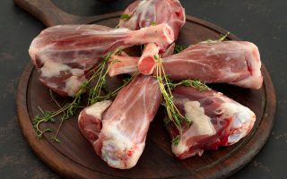 Agnello con le uova