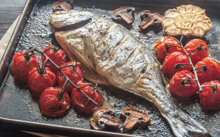 Orata al forno con pomodorini