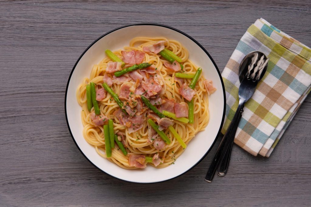 Pasta asparagi e pancetta