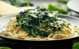Pasta con spinaci