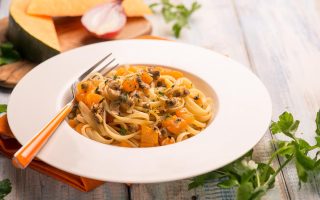 Pasta zucchine e salmone