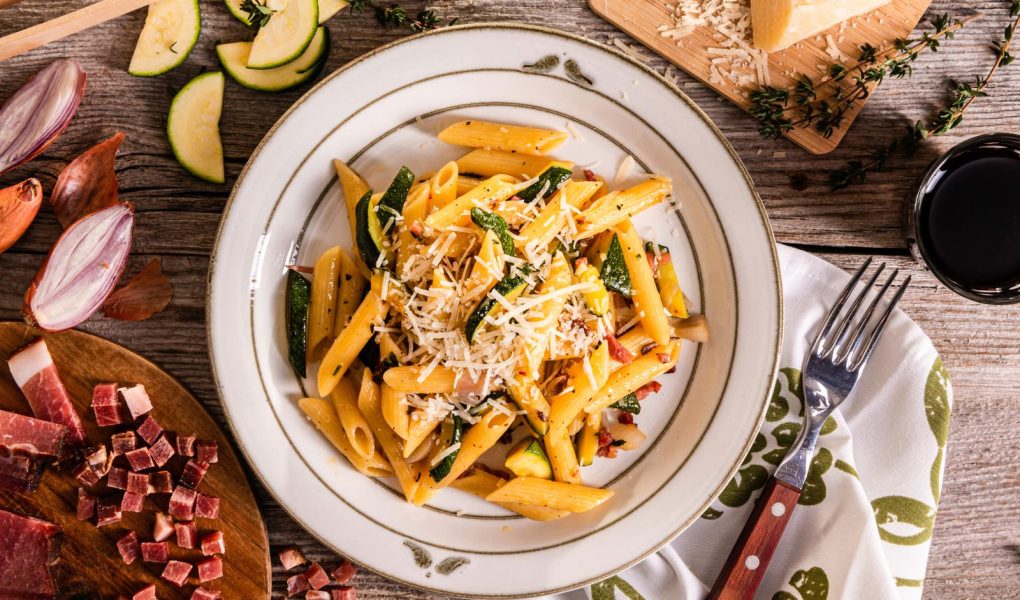 Pasta zucchine e speck