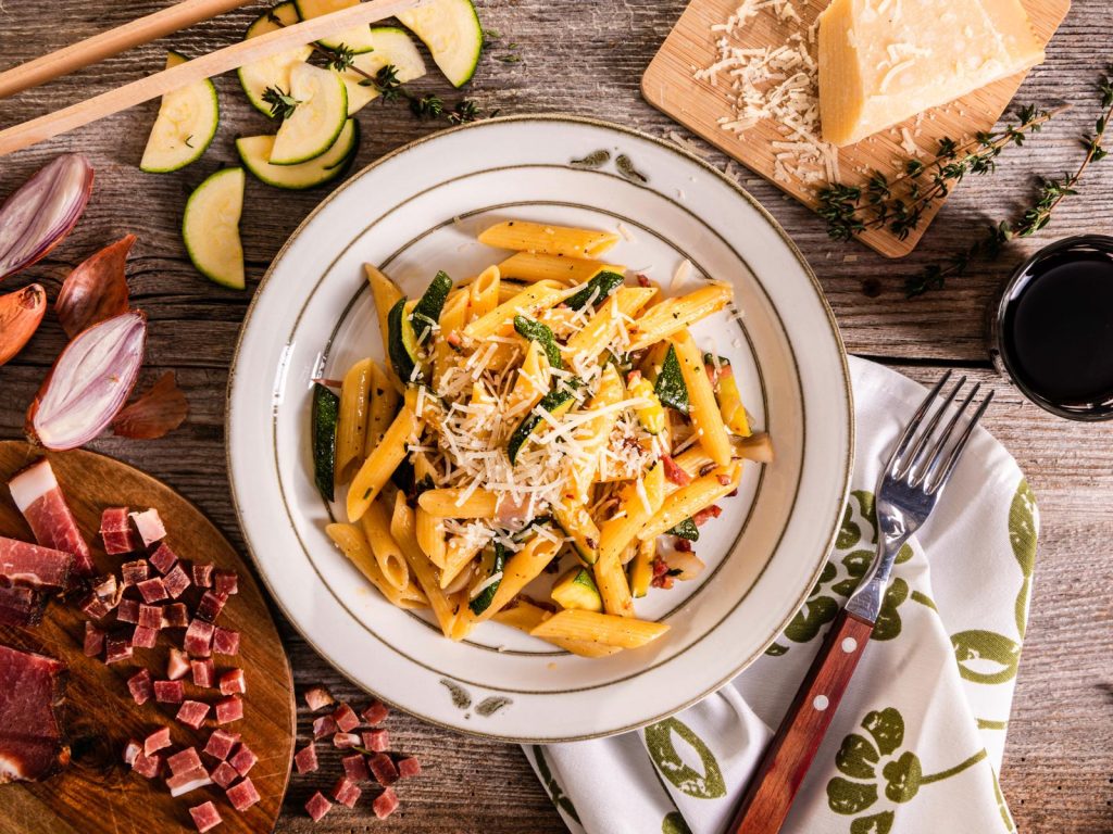 Pasta zucchine e speck