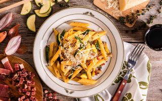 Pasta zucchine e speck