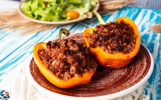 Peperoni ripieni di carne