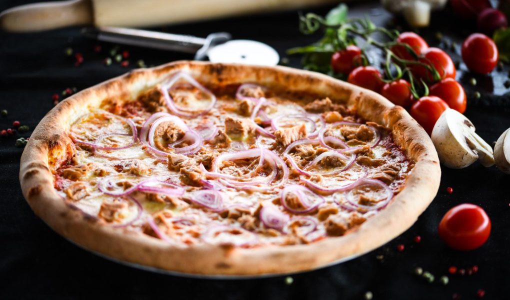 Pizza tonno e cipolla