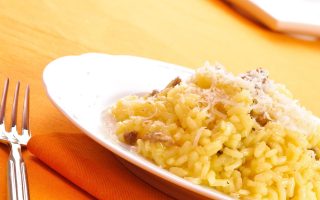 Risotto zafferano e salsiccia