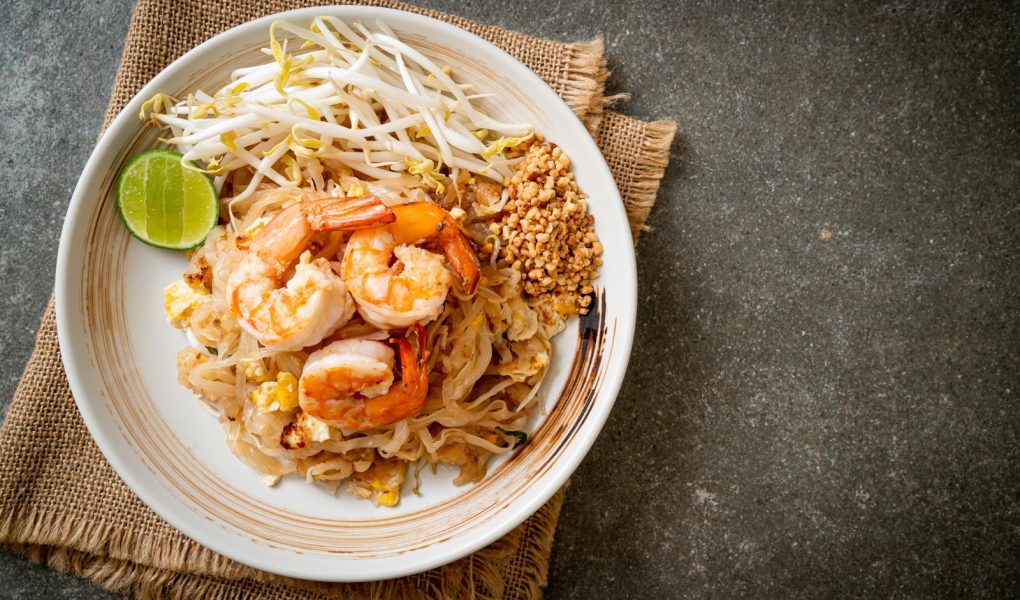 Spaghetti di riso con gamberi